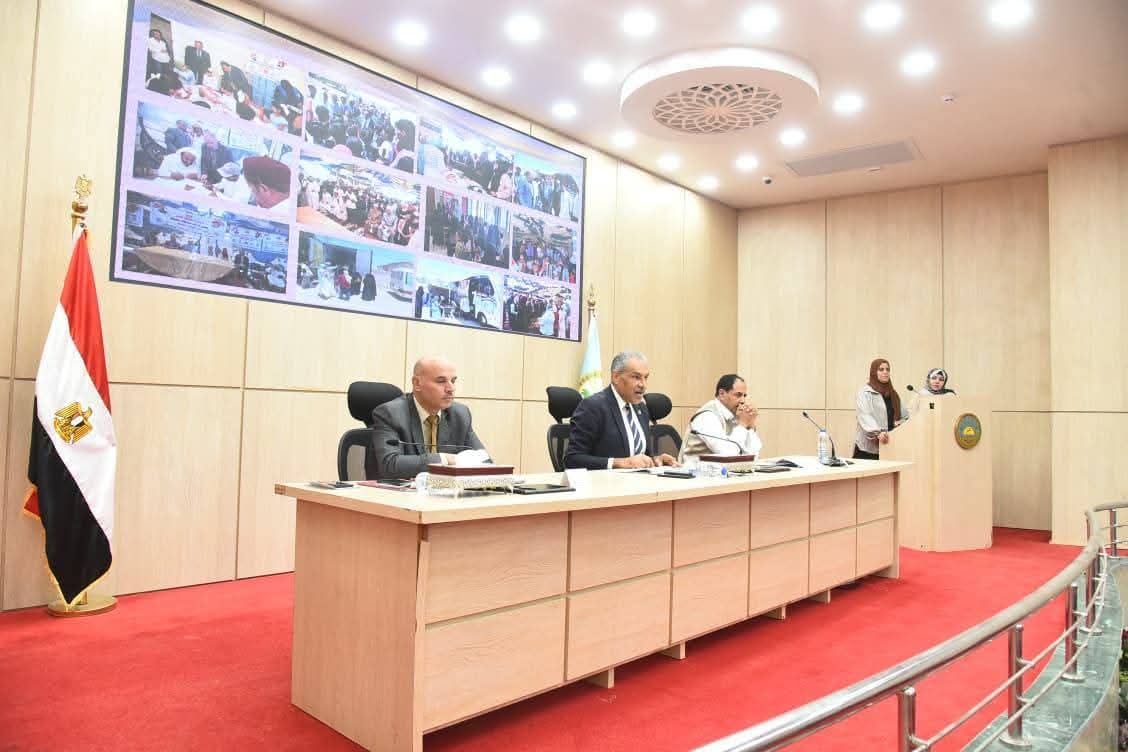 المجلس القومي للسكان بمطروح  يناقش تعميم قوافل الخير من خلال اللجنة التنسيقية للسكان